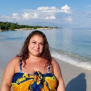 Meet your Posher, Cinzia